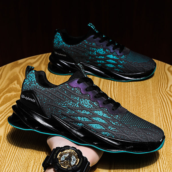 Paelte ja pealdisega meeste tekstiilist tossud