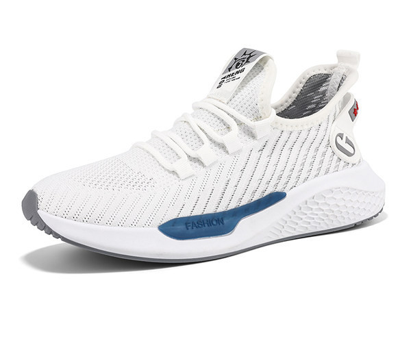 Дишащи спортни маратонки с емблема