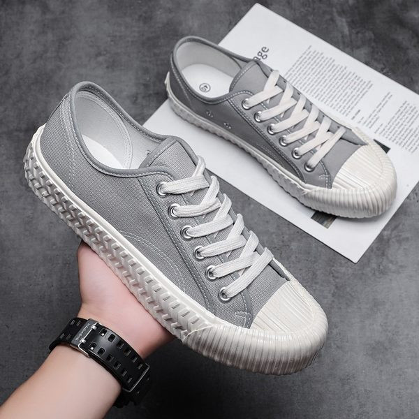 Lameda talla ja paeltega meeste tekstiilist tossud uus mudel