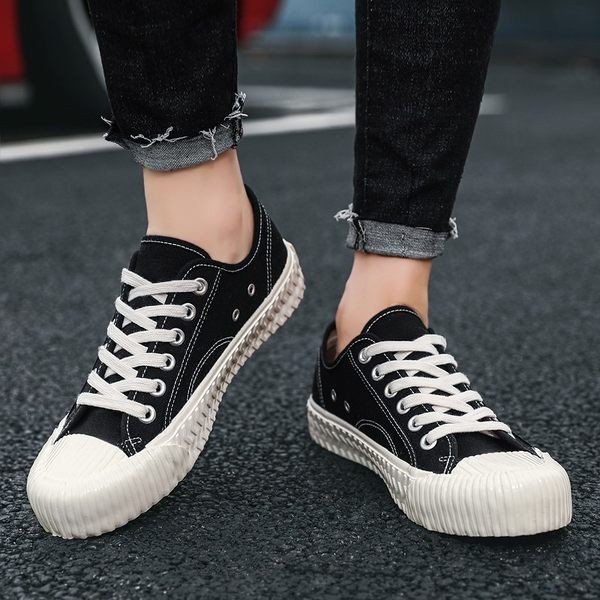 Lameda talla ja paeltega meeste tekstiilist tossud uus mudel