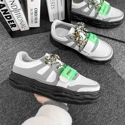 Мъжи кецове с цветни връзки и равна подметка