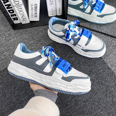 Мъжи кецове с цветни връзки и равна подметка