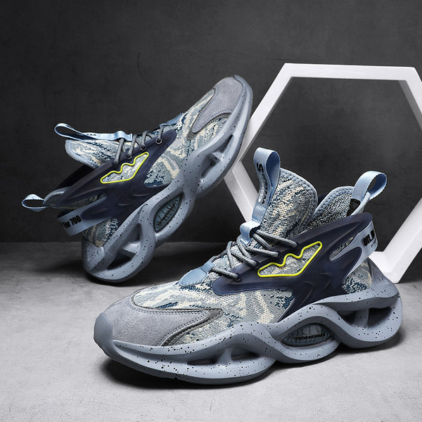 Текстилни сникърси с груба подметка