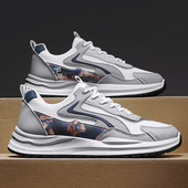 Halli ja musta värvi paeltega meeste tossud