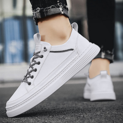 Dnevno čiste tenisice s ravnim potplatom