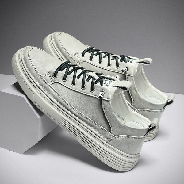 Dnevno čiste tenisice s ravnim potplatom