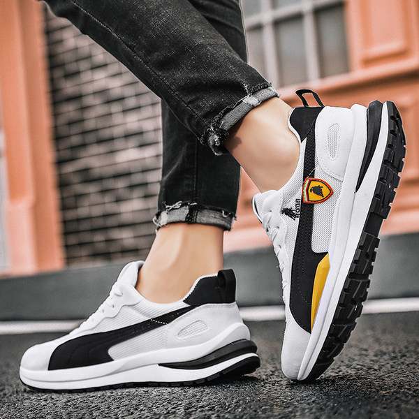 Мъжки маратонки в три цвята и равна подметка 