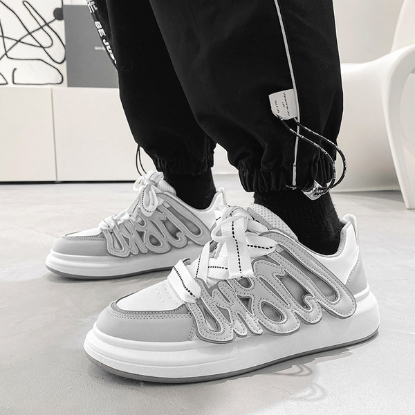 Lameda tallaga meeste sportlikud nahast tossud