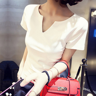 Дамска ежедневна тениска с шпиц деколте изчистен модел