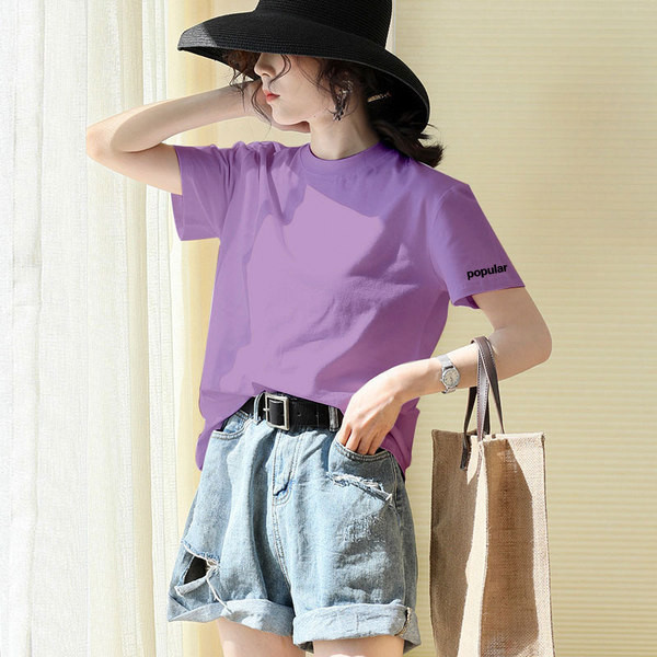 Дамска ежедневна тениска  с овално деколте и бродерия на ръкава