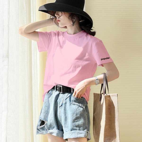 Дамска ежедневна тениска  с овално деколте и бродерия на ръкава