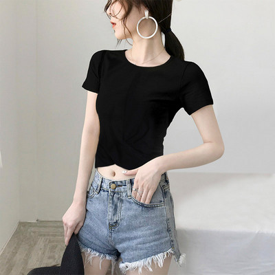 Paprasti marškinėliai su špicine iškirpte ir trumpomis rankovėmis