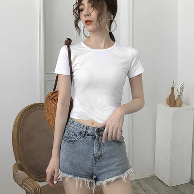 Paprasti marškinėliai su špicine iškirpte ir trumpomis rankovėmis