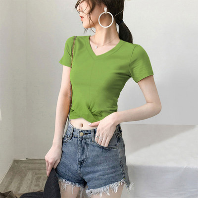 Paprasti marškinėliai su špicine iškirpte ir trumpomis rankovėmis