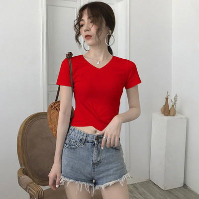 Paprasti marškinėliai su špicine iškirpte ir trumpomis rankovėmis