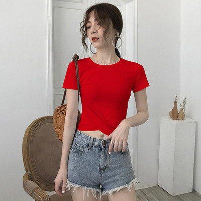 Paprasti marškinėliai su špicine iškirpte ir trumpomis rankovėmis