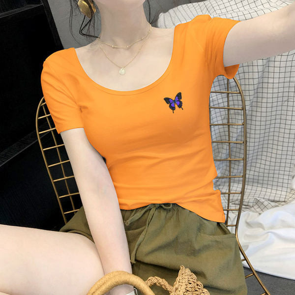 Вталена дамска тениска с О-образно деколте и апликация