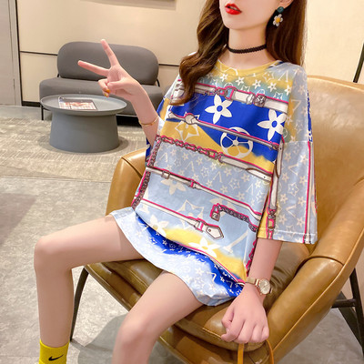 Platūs marškinėliai su ovalia iškirpte