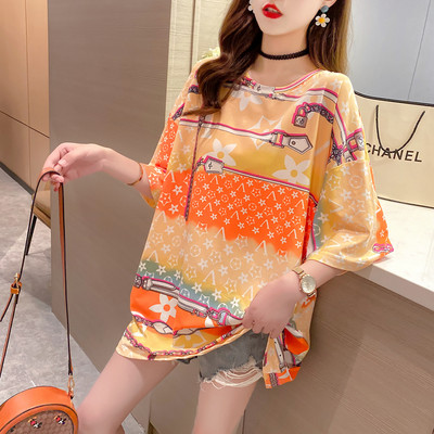 Platūs marškinėliai su ovalia iškirpte