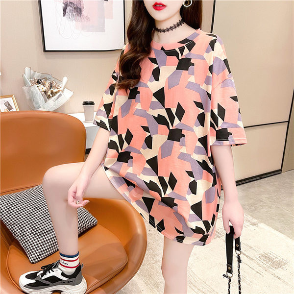 Platūs marškinėliai su ovalia iškirpte