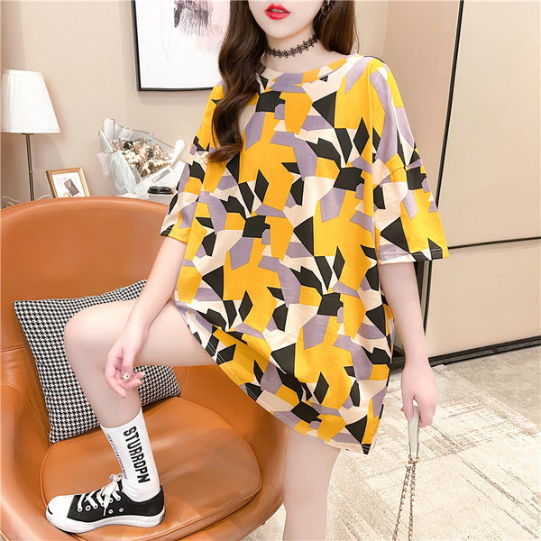 Platūs marškinėliai su ovalia iškirpte