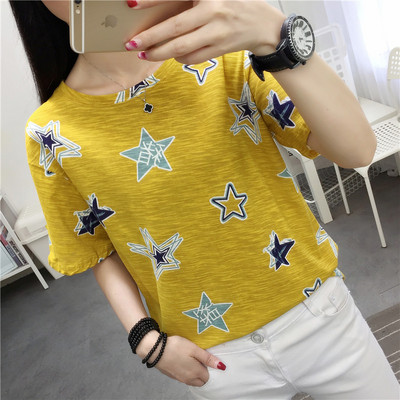 Дамска свободна тениска с овално деколте и апликация 