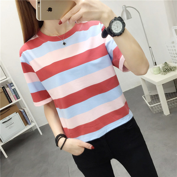 Раирана дамска тениска широк модел