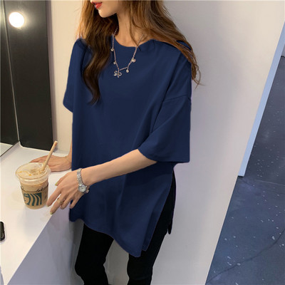 Изчистен модел свободна тениска с къс ръкав