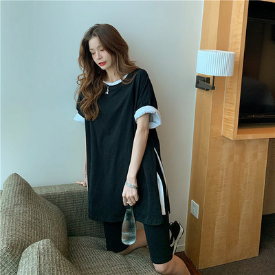 Изчистен модел свободна тениска с къс ръкав