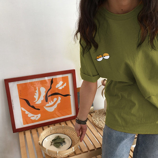 Широка едноцветна тениска с щампа