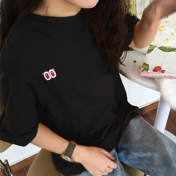 Широка едноцветна тениска с щампа