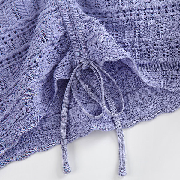 Модерна дамска блуза с шпиц деколте и връзки