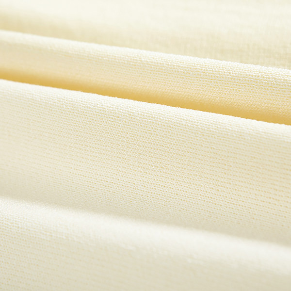 Къса вталена блуза с къс ръкав и овално деколте