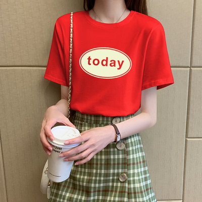 Дамска широка тениска с О-образно деколте и щампа