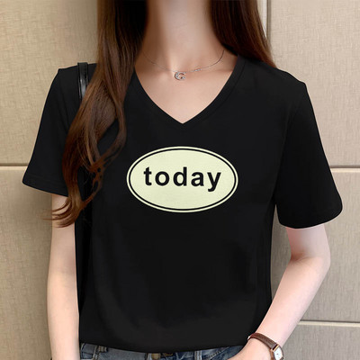 Дамска широка тениска с О-образно деколте и щампа