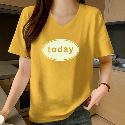 Дамска широка тениска с О-образно деколте и щампа