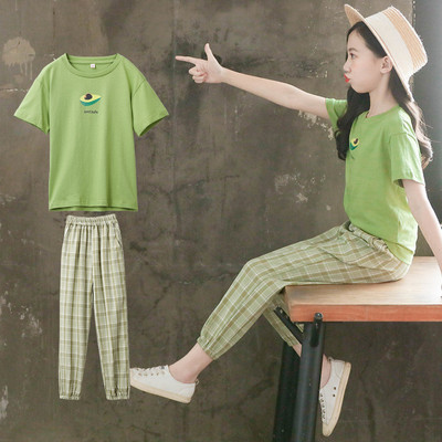 Детски  спортен комплект от две части с апликация за момичета