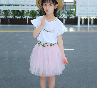 Комплект от две части за момичета с пола с бродерия и тениска с къс ръкав