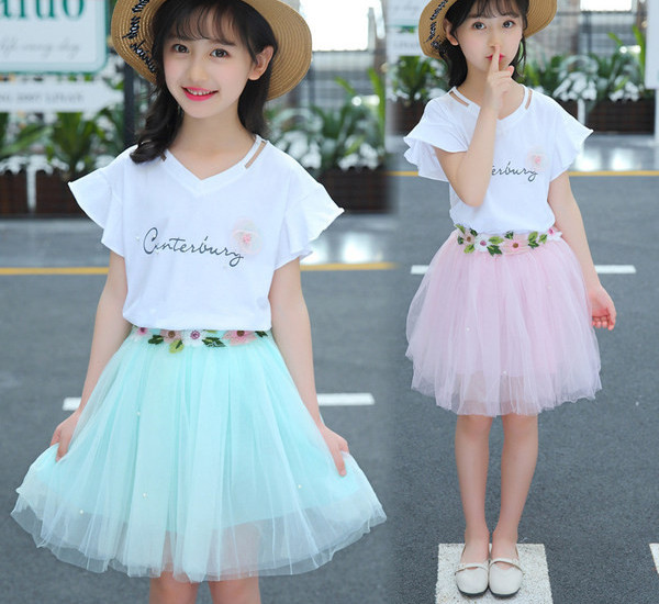 Комплект от две части за момичета с пола с бродерия и тениска с къс ръкав