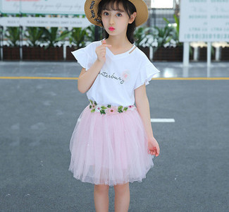 Модерен комплект за момичета