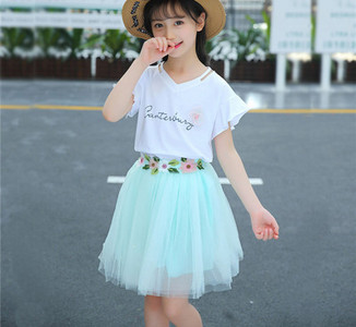 Модерен комплект за момичета