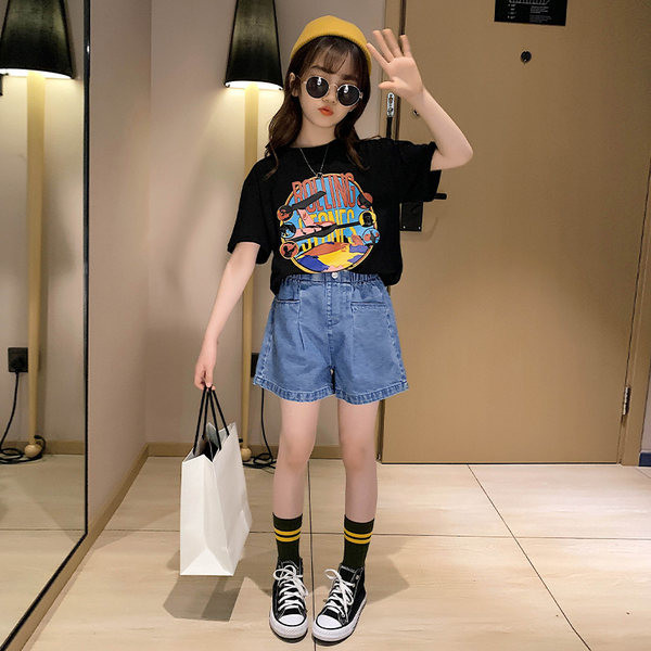 Детски комплект - тениска и къси дънки за момичета