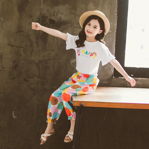 Летен сет за момиче - тениска и шарен панталон