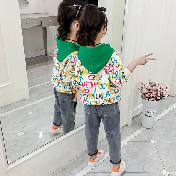 Пролетно-есенен комплект за момичета - суичър и дънки