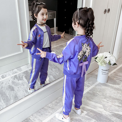 Детски спортно-ежедневен комплект с лъскав ефект и бродерия