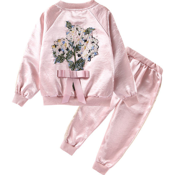 Детски спортно-ежедневен комплект с лъскав ефект и бродерия