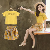 Модерен детски комплект от две части -карирана пола и тениска