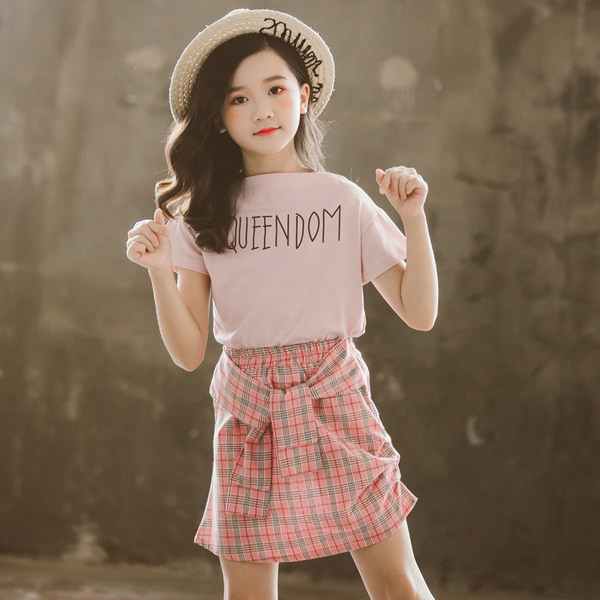 Модерен детски комплект от две части -карирана пола и тениска