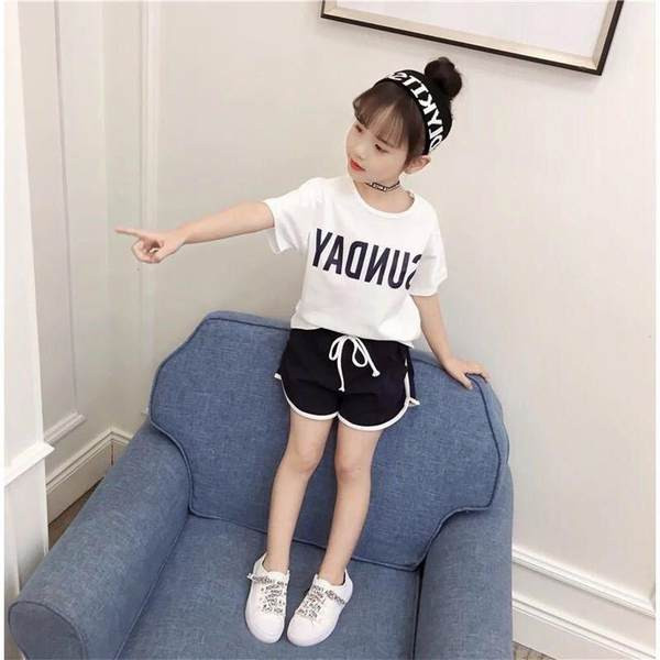 Ежедневен комплект - тениска и къс панталон за момичета