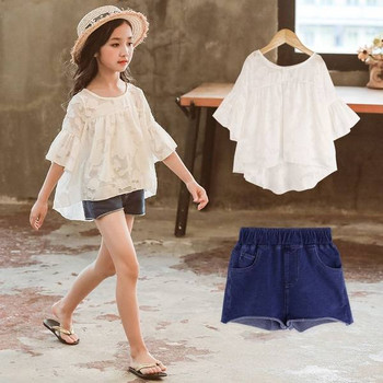 Модерен детски комплект от две части - блуза и къси дънки 